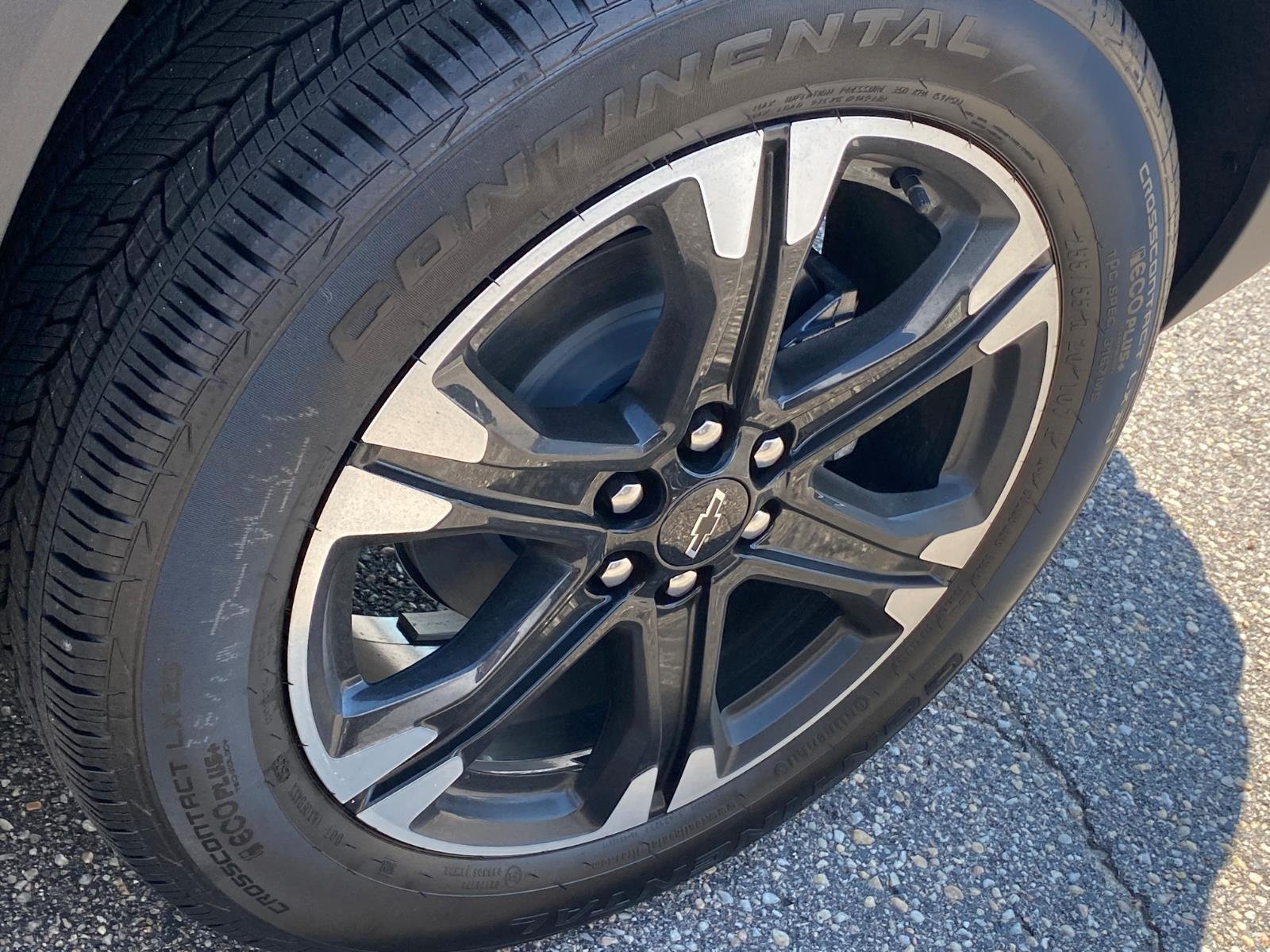 New 2027 Chevrolet Traverse LT w/ Sun and Wheel Package FWD image 22