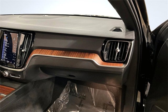 Certified 2025 Volvo V60 B5 Cross Country Plus image 18