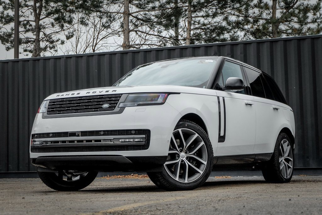 New 2025 Land Rover Range Rover SE