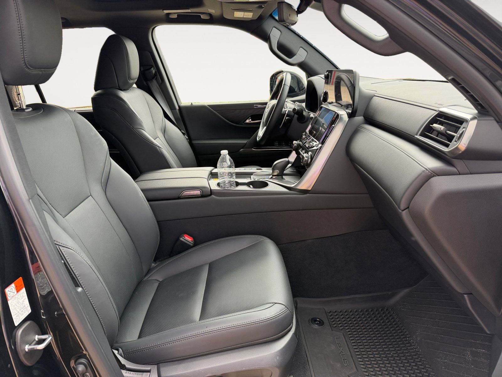 Used 2025 Lexus LX 700h Overtrail AWD/4WD image 15