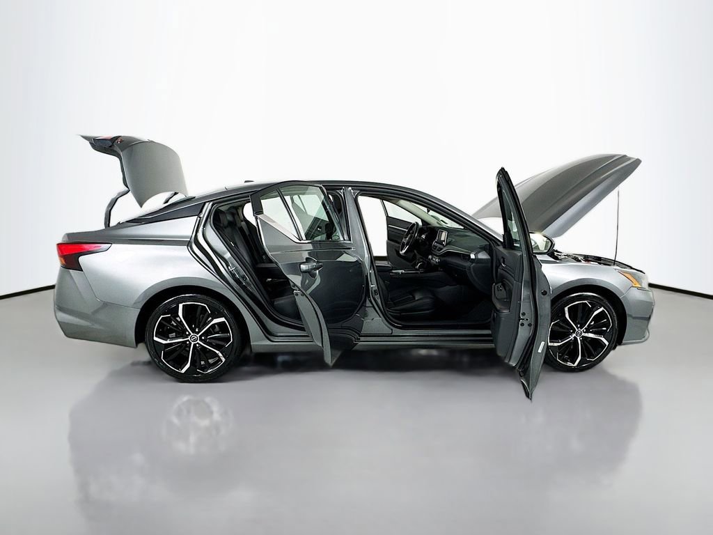 Used 2023 Nissan Altima 2.5 SR image 23