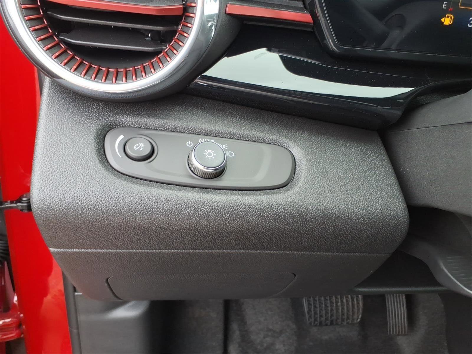 New 2026 Chevrolet Trax RS w/ Driver Confidence Package FWD image 17