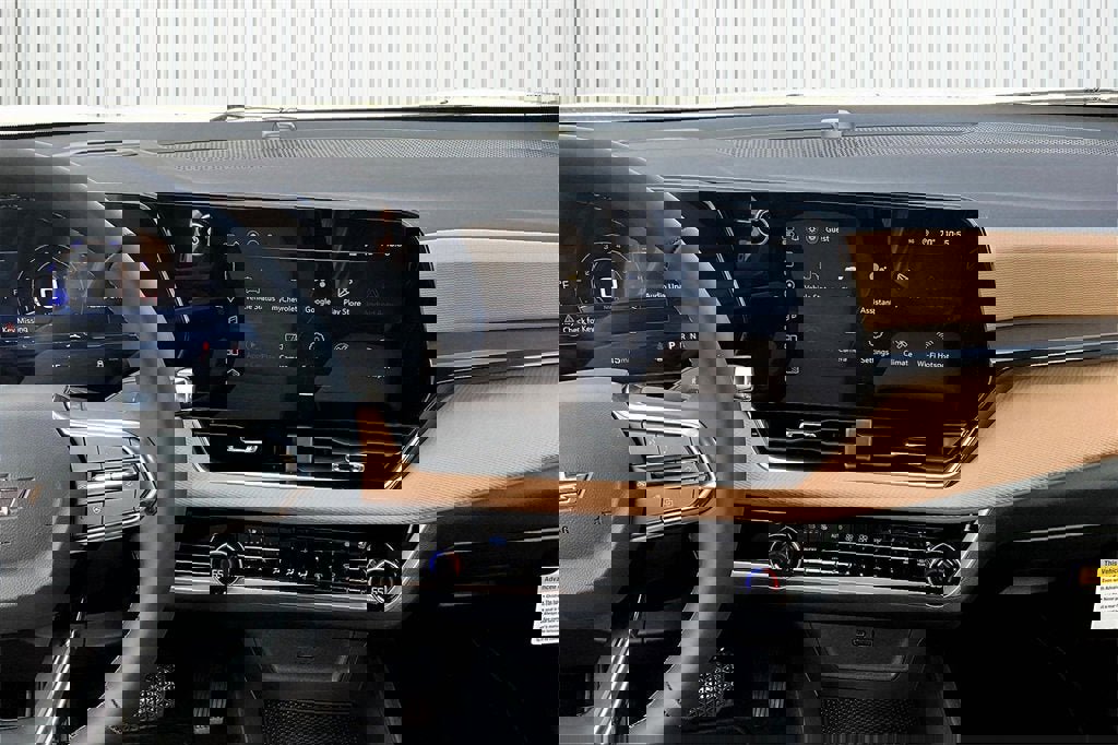 New 2026 Chevrolet Equinox ACTIV w/ Convenience Package III image 4