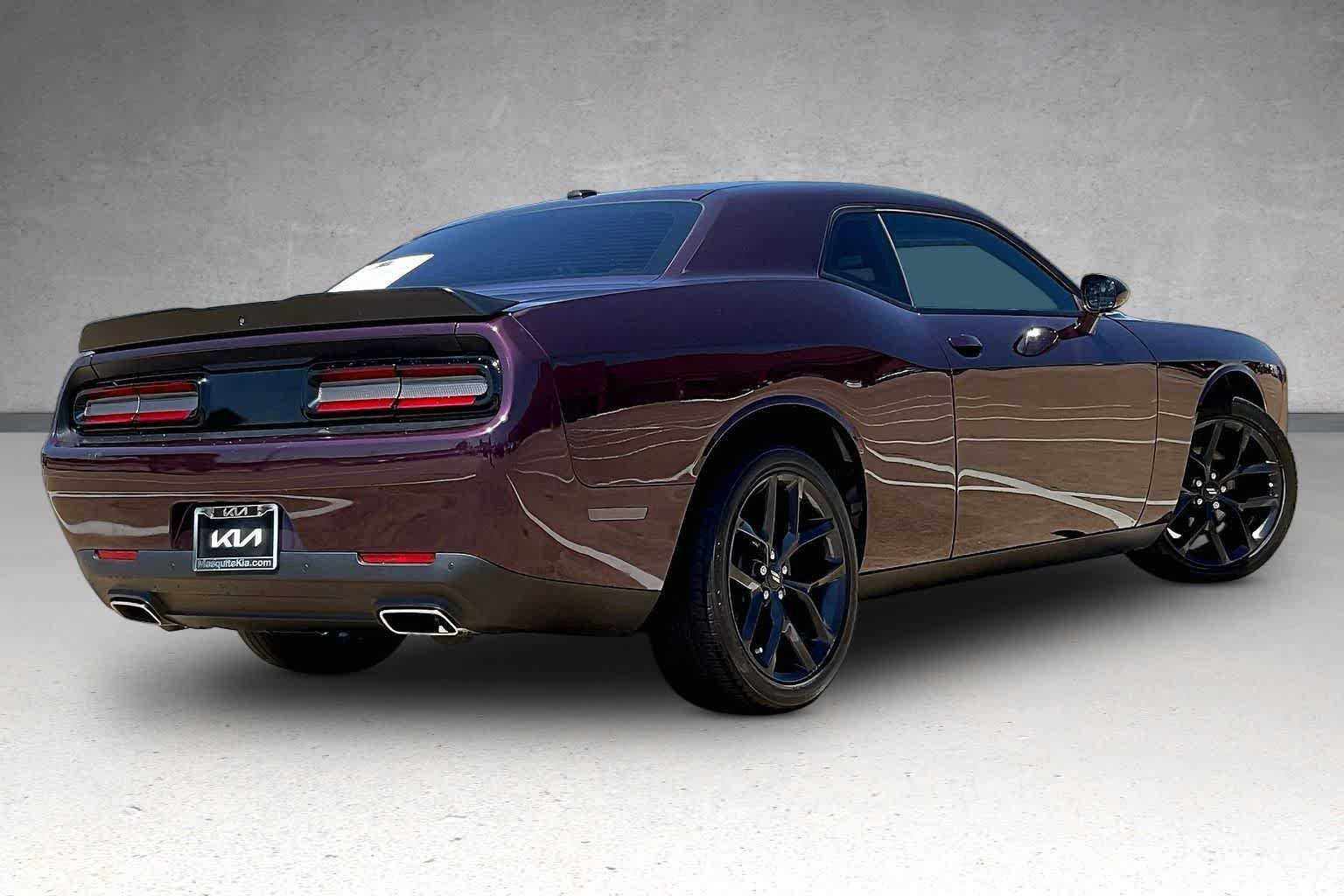 Used 2021 Dodge Challenger SXT w/ Driver Convenience Group RWD image 19
