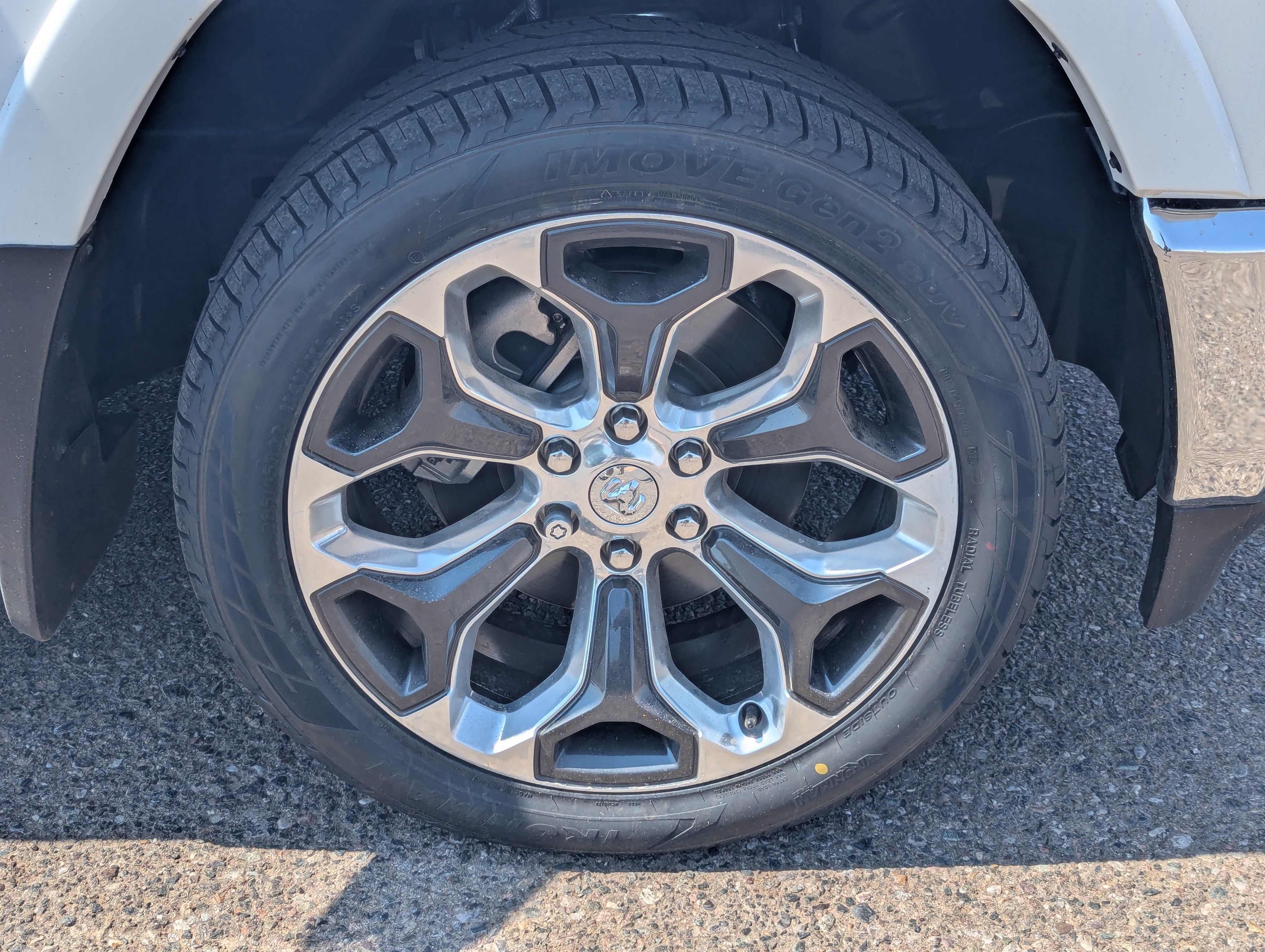 Used 2022 RAM 1500 Limited AWD/4WD image 9