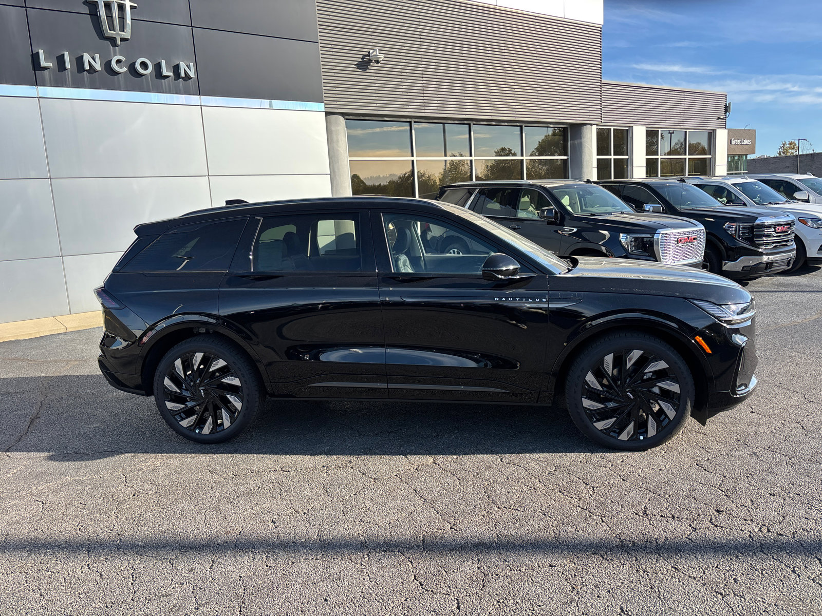 New 2026 Lincoln Nautilus Reserve w/ Jet Appearance Package image 8