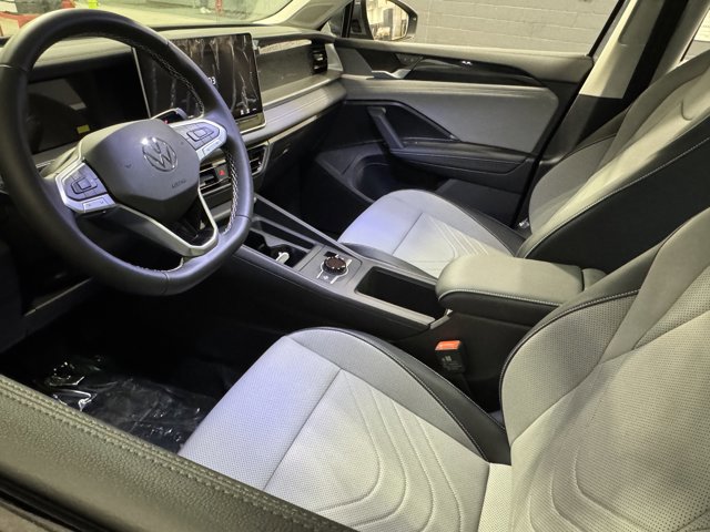 New 2026 Volkswagen Tiguan SE image 17