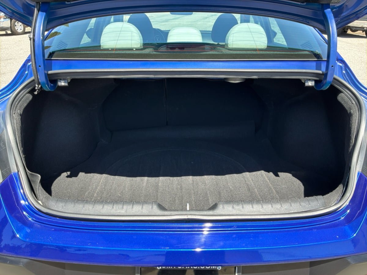 Used 2024 Hyundai Elantra Limited FWD image 21