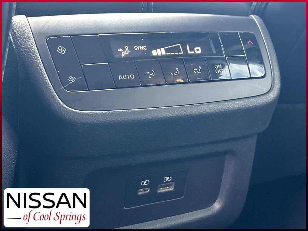 Used 2023 Nissan Pathfinder SL AWD/4WD image 23