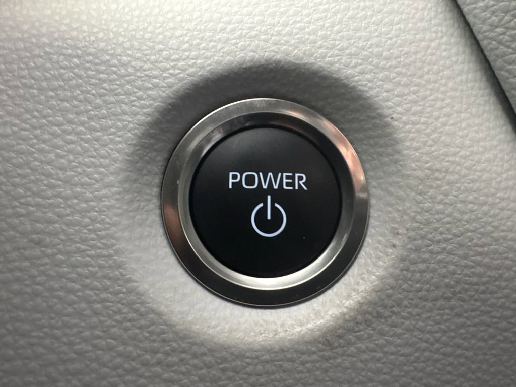 Used 2025 Toyota Corolla SE w/ SE Premium Package FWD image 20
