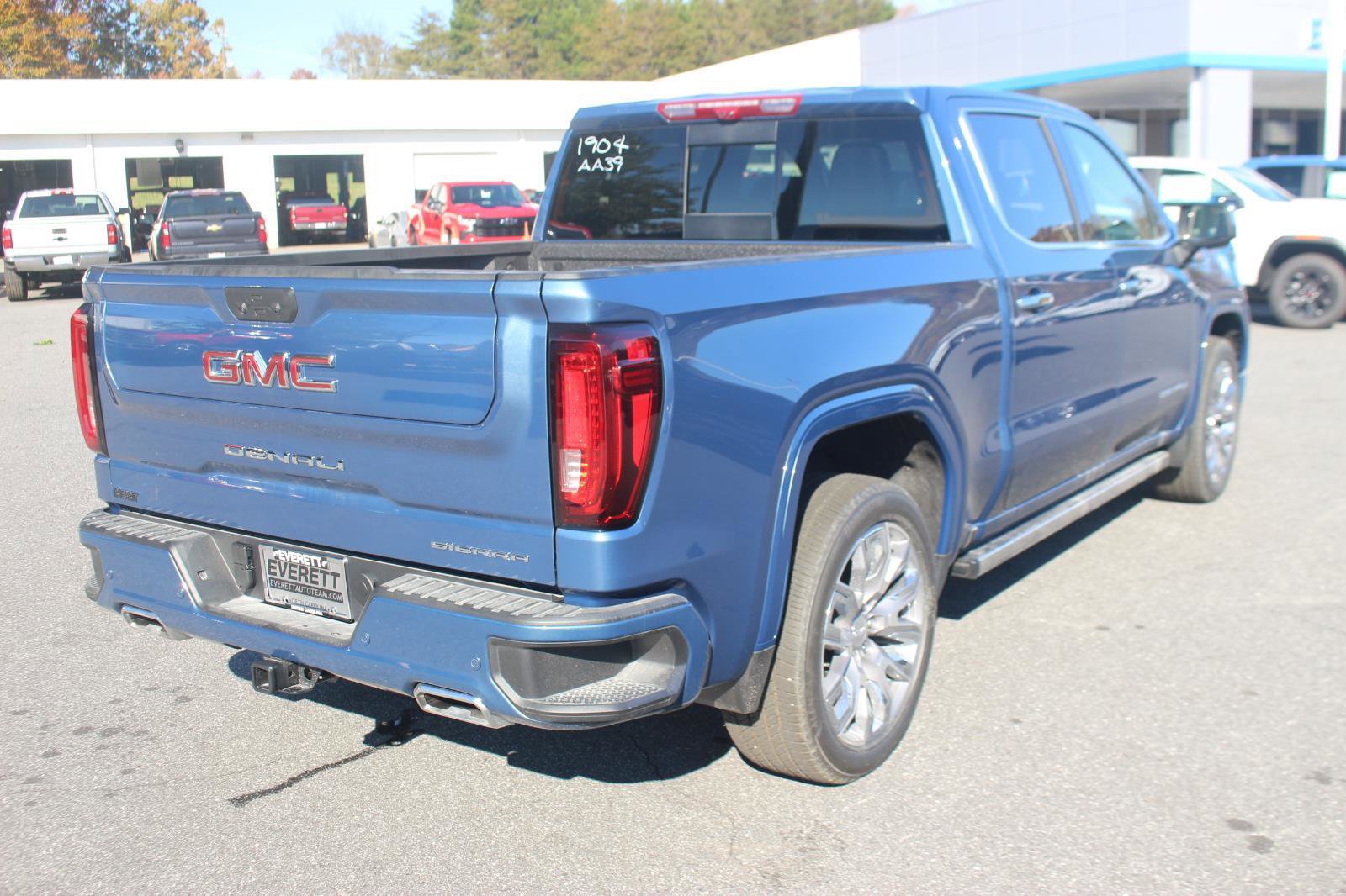 New 2026 GMC Sierra 1500 Denali w/ Denali Reserve Package image 7