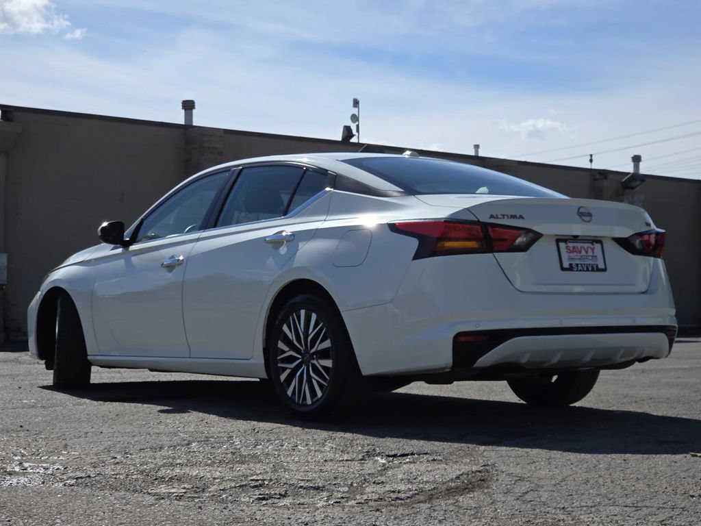 Used 2023 Nissan Altima 2.5 SV FWD image 13