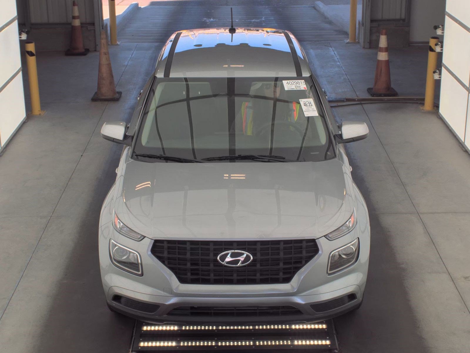 Used 2026 Hyundai Venue SE FWD image 2