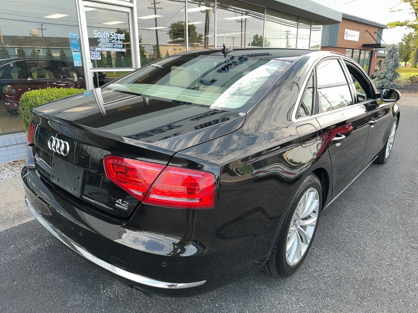 Used 2011 Audi A8 4.2 AWD/4WD image 3
