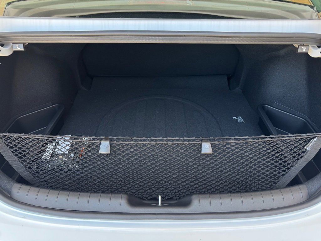 New 2025 Hyundai Elantra SEL image 13