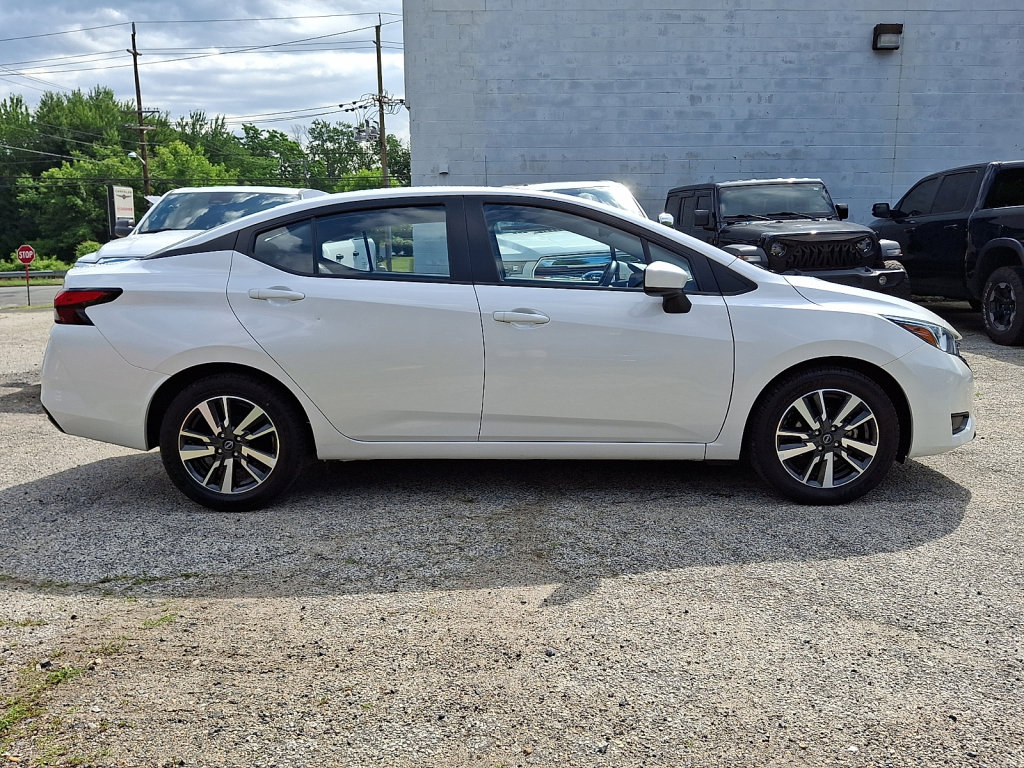 Used 2024 Nissan Versa SV FWD image 5