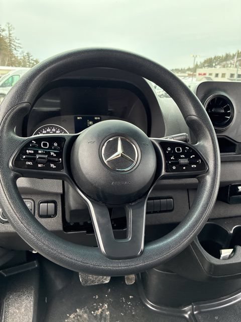 Used 2023 Mercedes-Benz Sprinter 2500 image 15