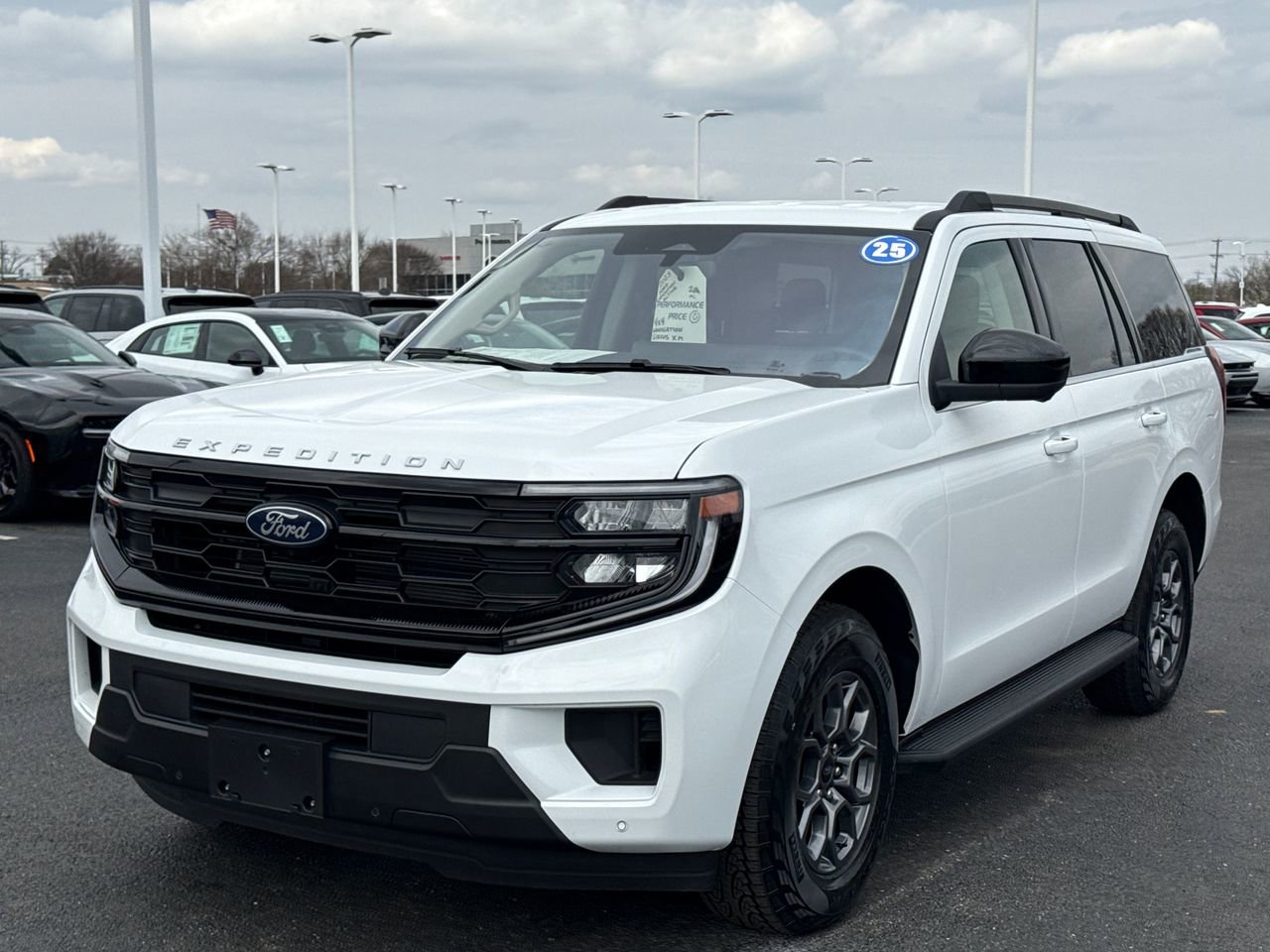 Used 2025 Ford Expedition Active image 7