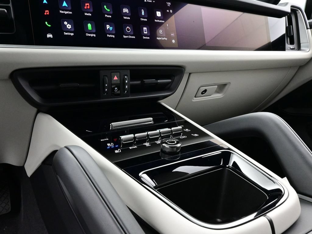 Certified 2025 Porsche Cayenne E-Hybrid AWD/4WD image 11