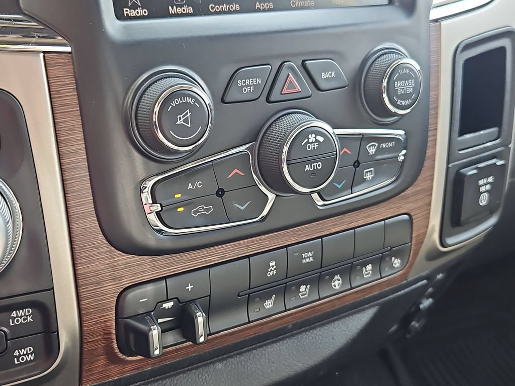 Used 2016 RAM 1500 Laramie w/ Convenience Group AWD/4WD image 25