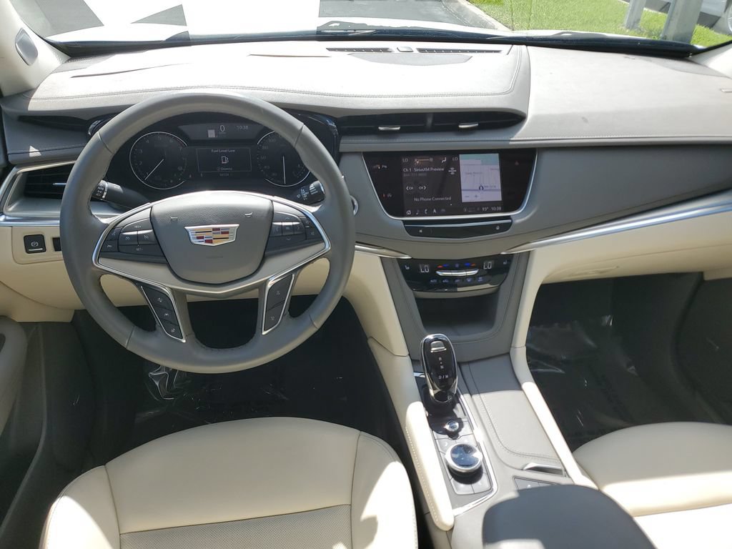 Certified 2023 Cadillac XT5 Premium Luxury w/ LPO, Premium Carpet Package FWD image 17