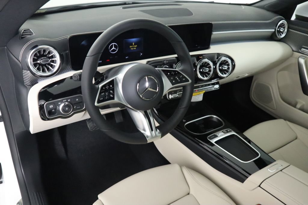 Used 2025 Mercedes-Benz CLA 250 image 10