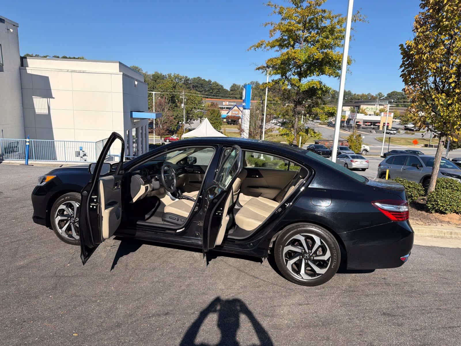 Used 2017 Honda Accord EX-L image 20