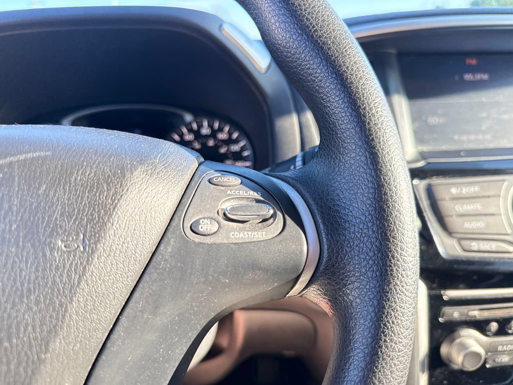 Used 2019 Nissan Pathfinder S AWD/4WD image 17