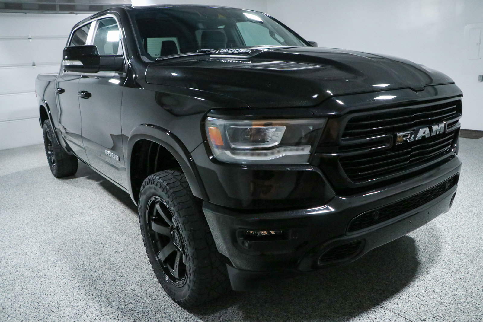Used 2021 RAM 1500 Laramie w/ Sport Appearance Package AWD/4WD image 5