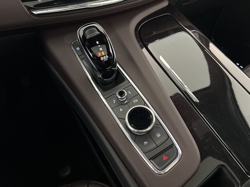 Used 2024 Cadillac Escalade ESV Sport Platinum w/ LPO, ONYX Package image 21