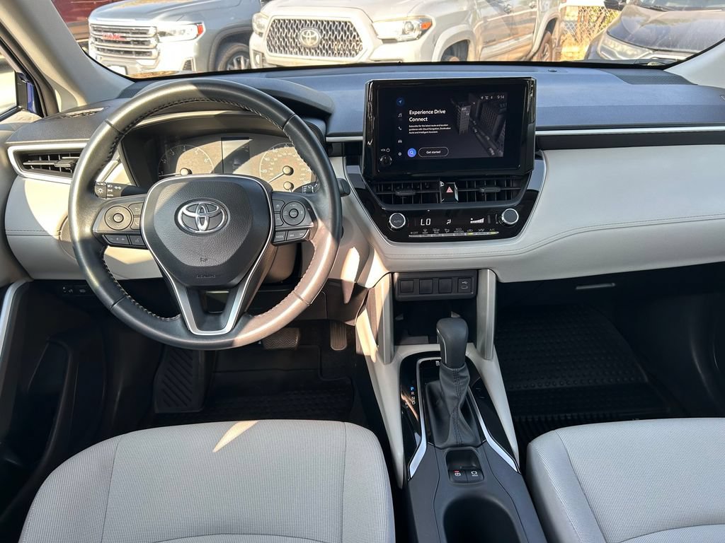 Used 2024 Toyota Corolla Cross LE FWD image 16