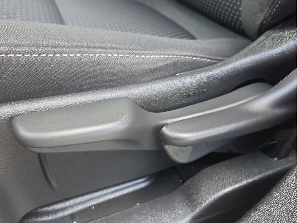Used 2023 GMC Acadia SLE w/ Elevation Edition FWD image 15