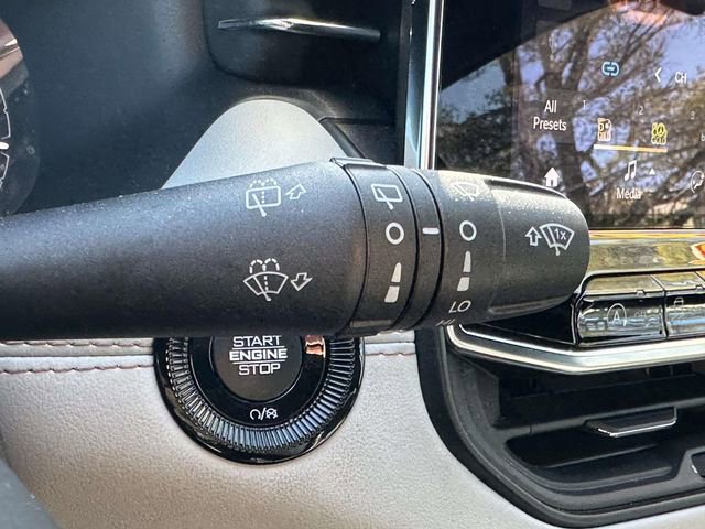 Certified 2024 Jeep Compass Limited image 40