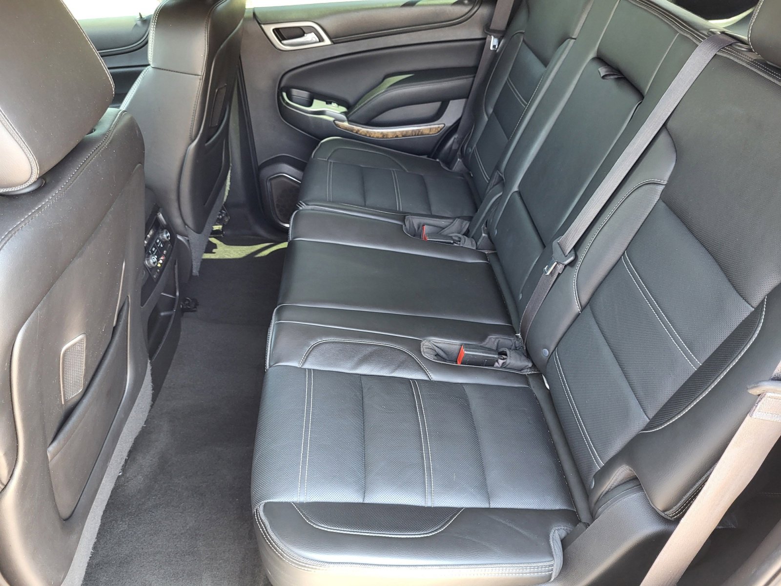Used 2016 GMC Yukon Denali w/ Open Road Package AWD/4WD image 30