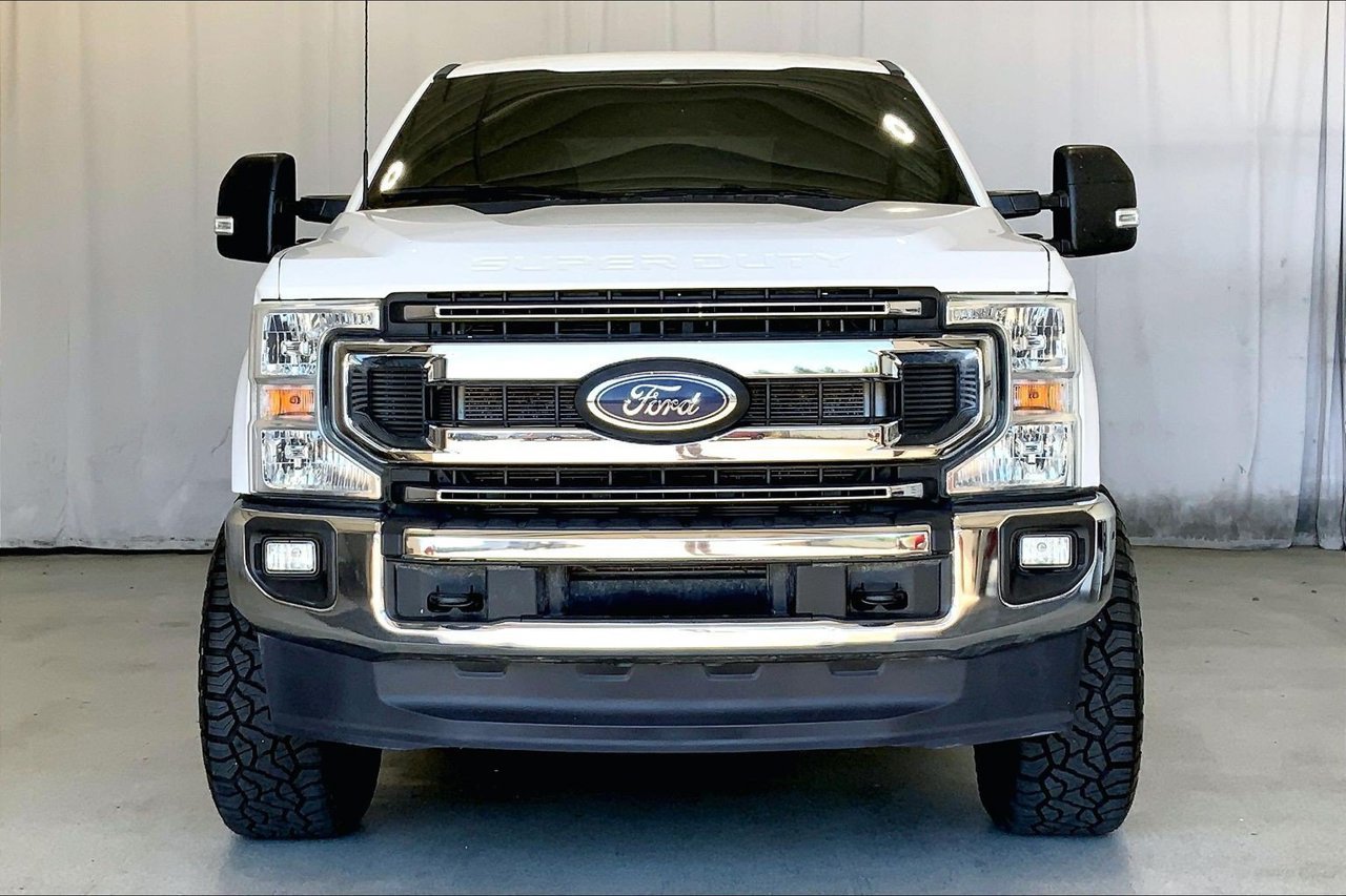 Used 2022 Ford F250 XLT w/ XLT Value Package AWD/4WD image 2