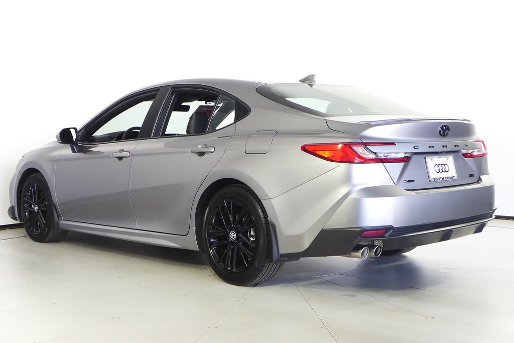 Used 2025 Toyota Camry SE w/ Convenience Package image 9