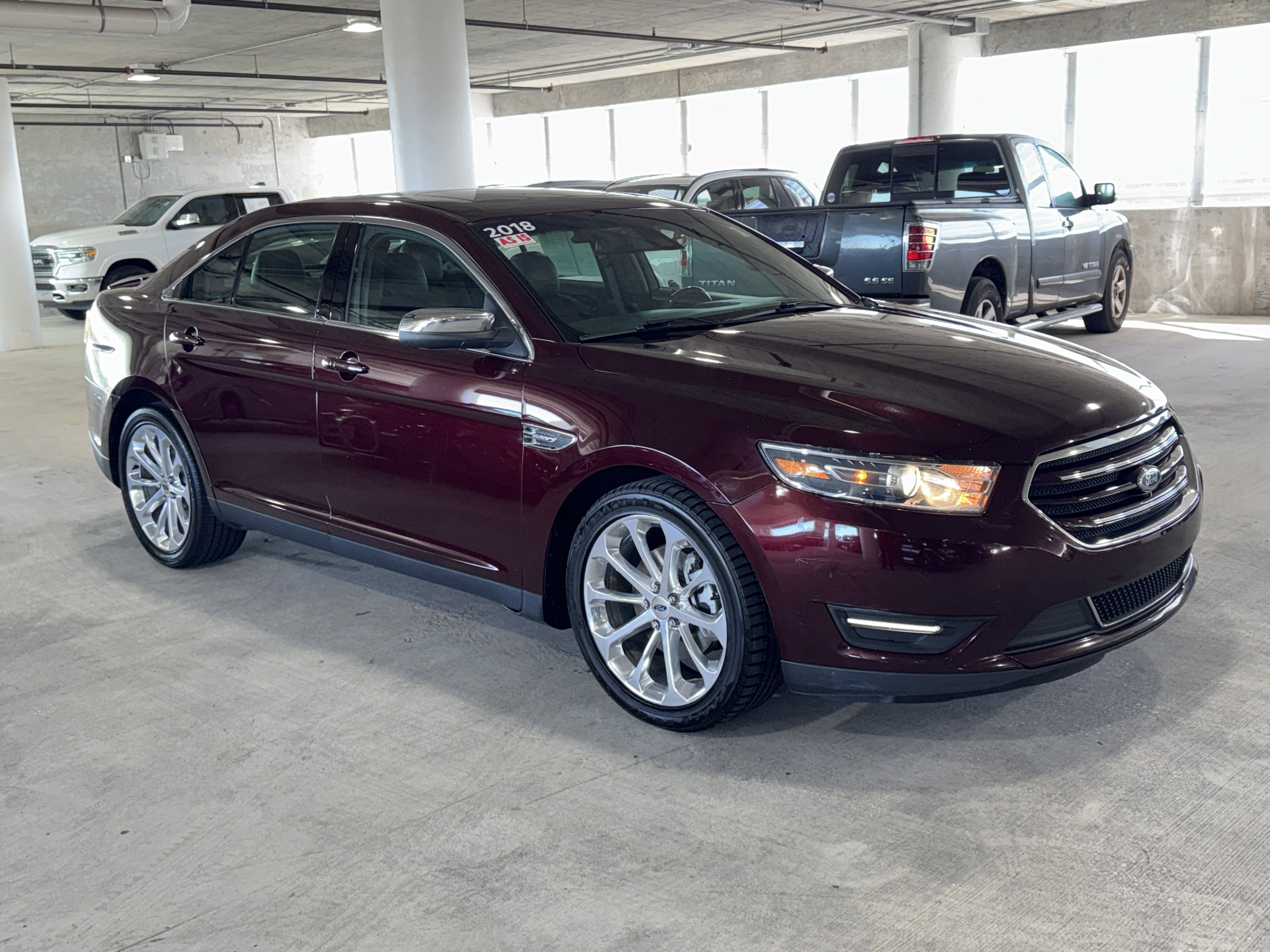 Used 2018 Ford Taurus Limited image 2