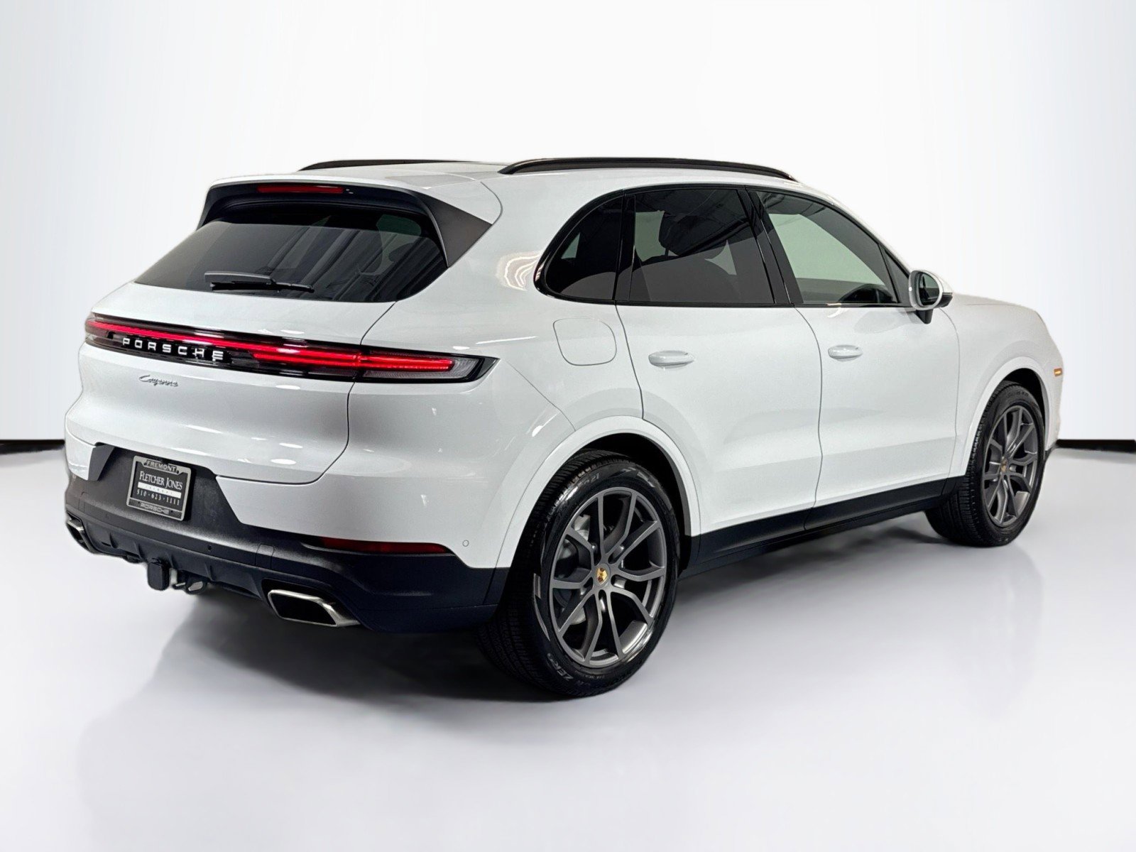 Used 2025 Porsche Cayenne image 9