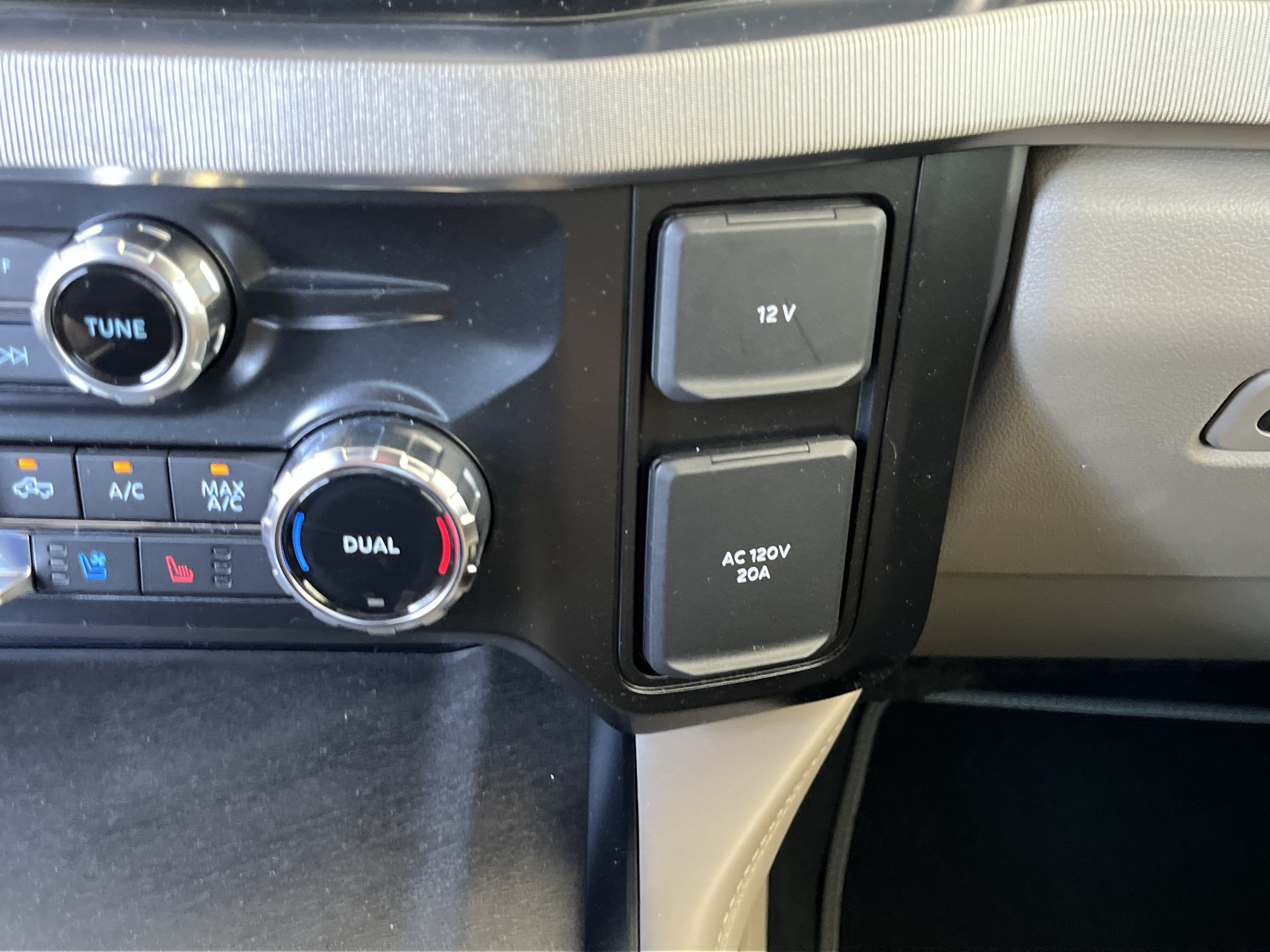 New 2026 Ford F350 Platinum w/ Platinum Plus Package AWD/4WD image 25