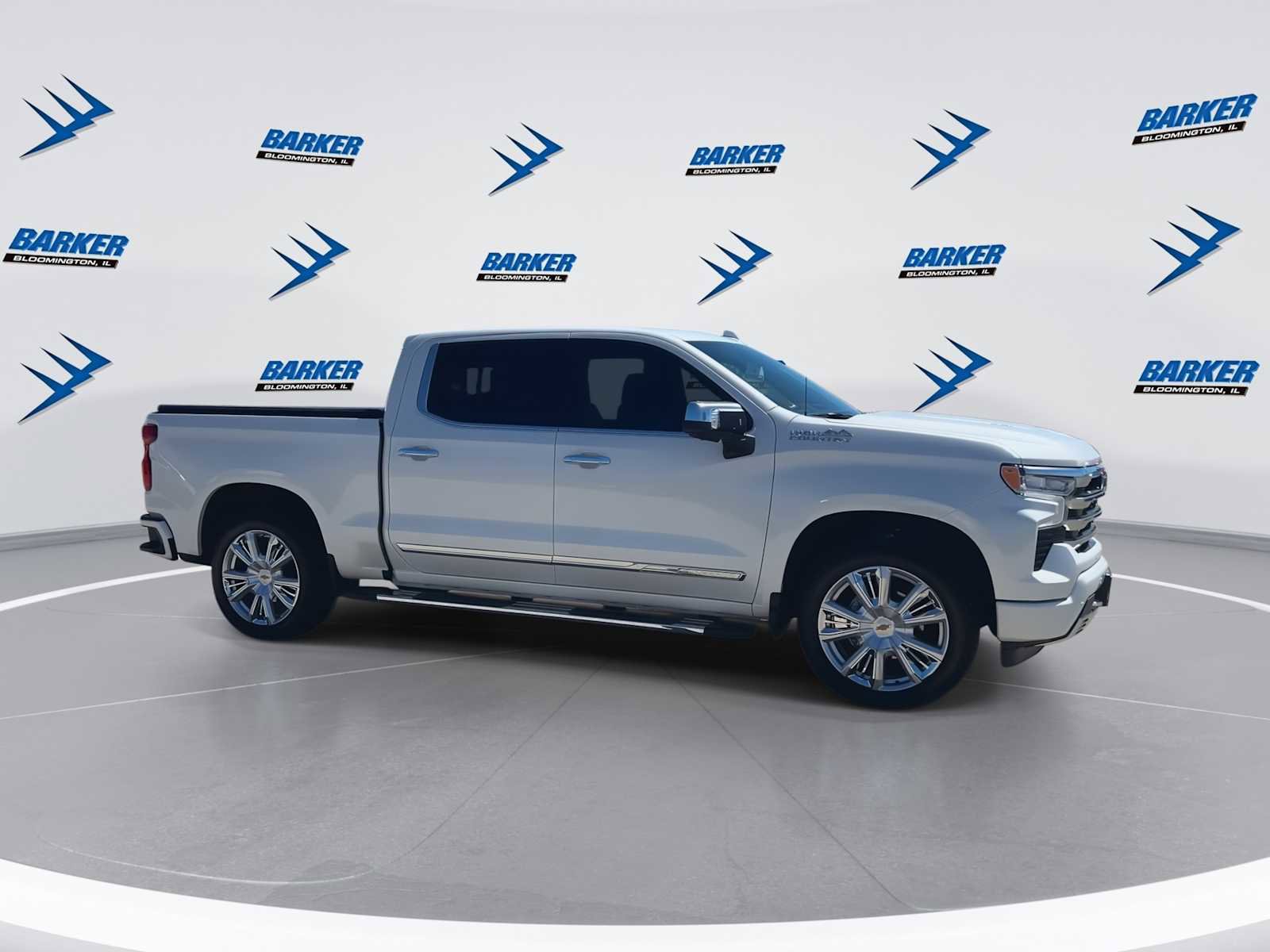 Used 2023 Chevrolet Silverado 1500 High Country w/ High Country Premium Package image 2