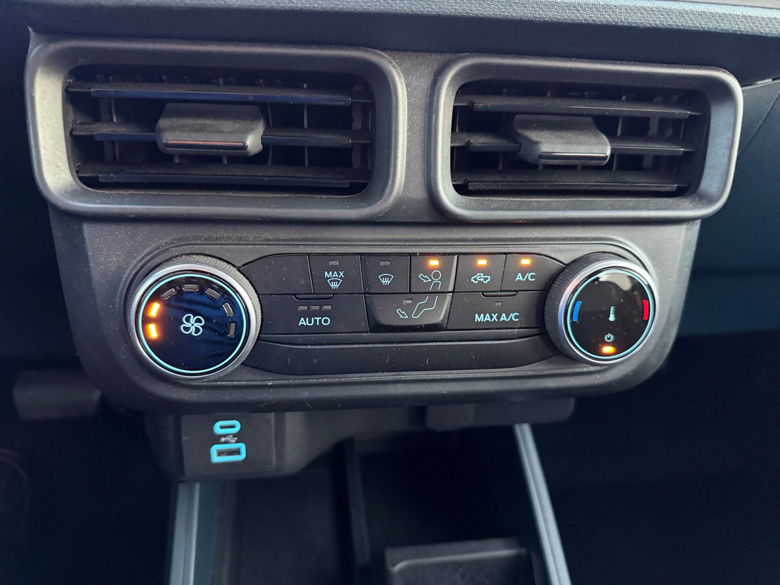 Certified 2024 Ford Maverick XL FWD image 25