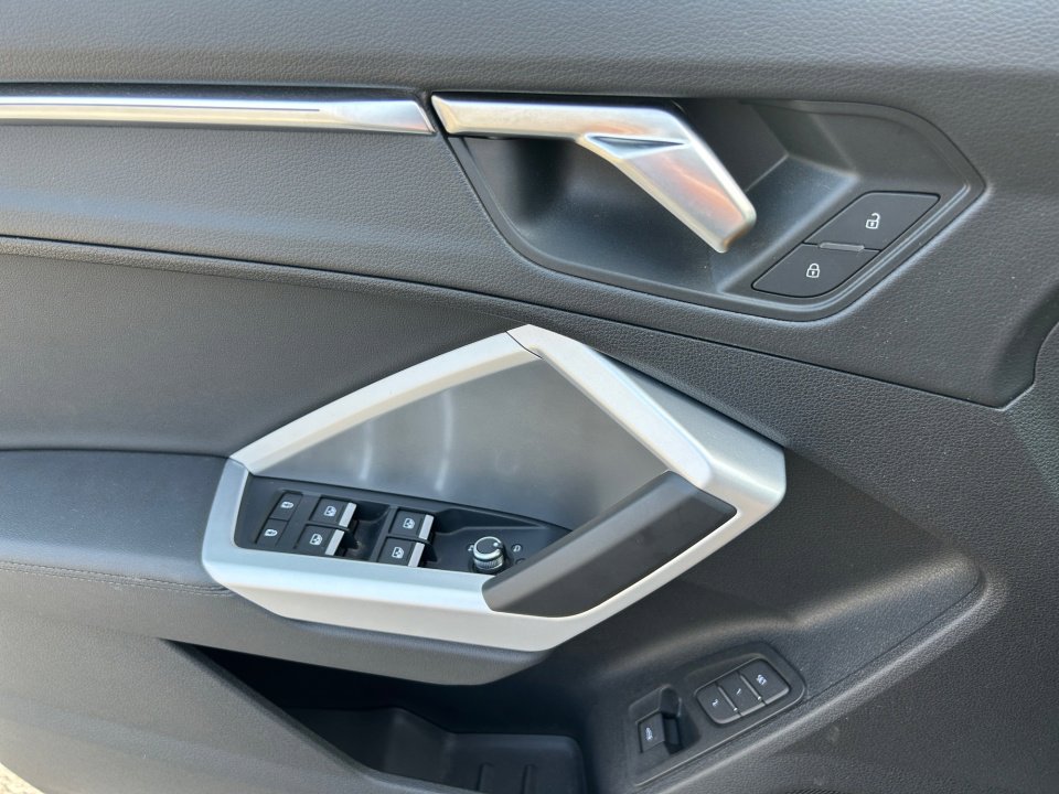 Certified 2024 Audi Q3 2.0T Premium Plus image 32