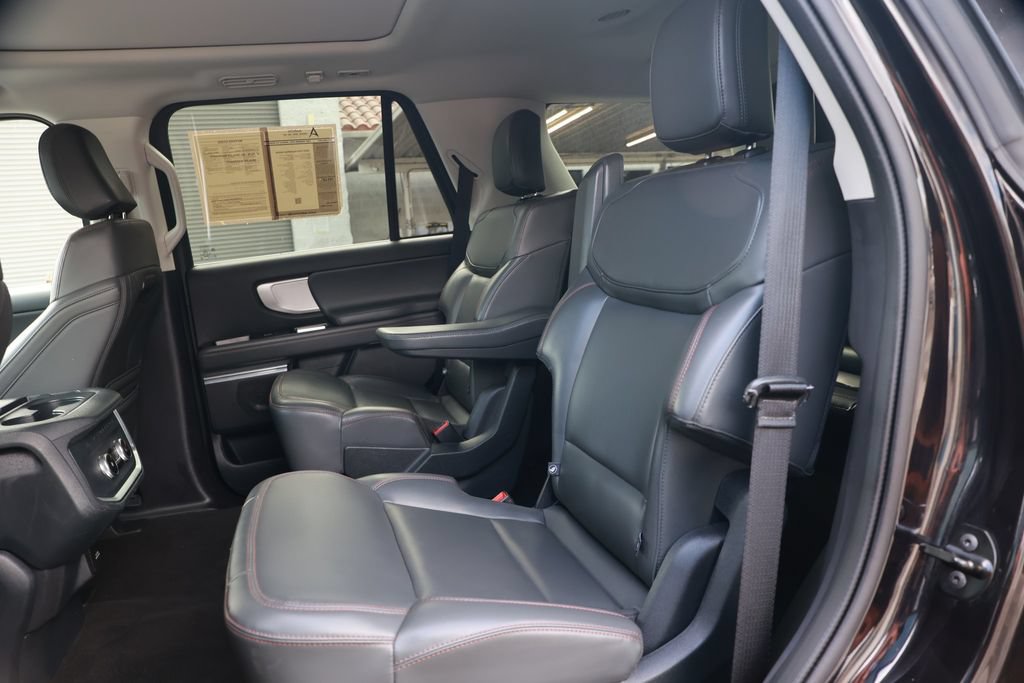 Used 2025 Ford Expedition Active RWD image 37
