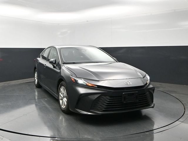 Used 2025 Toyota Camry LE FWD image 5