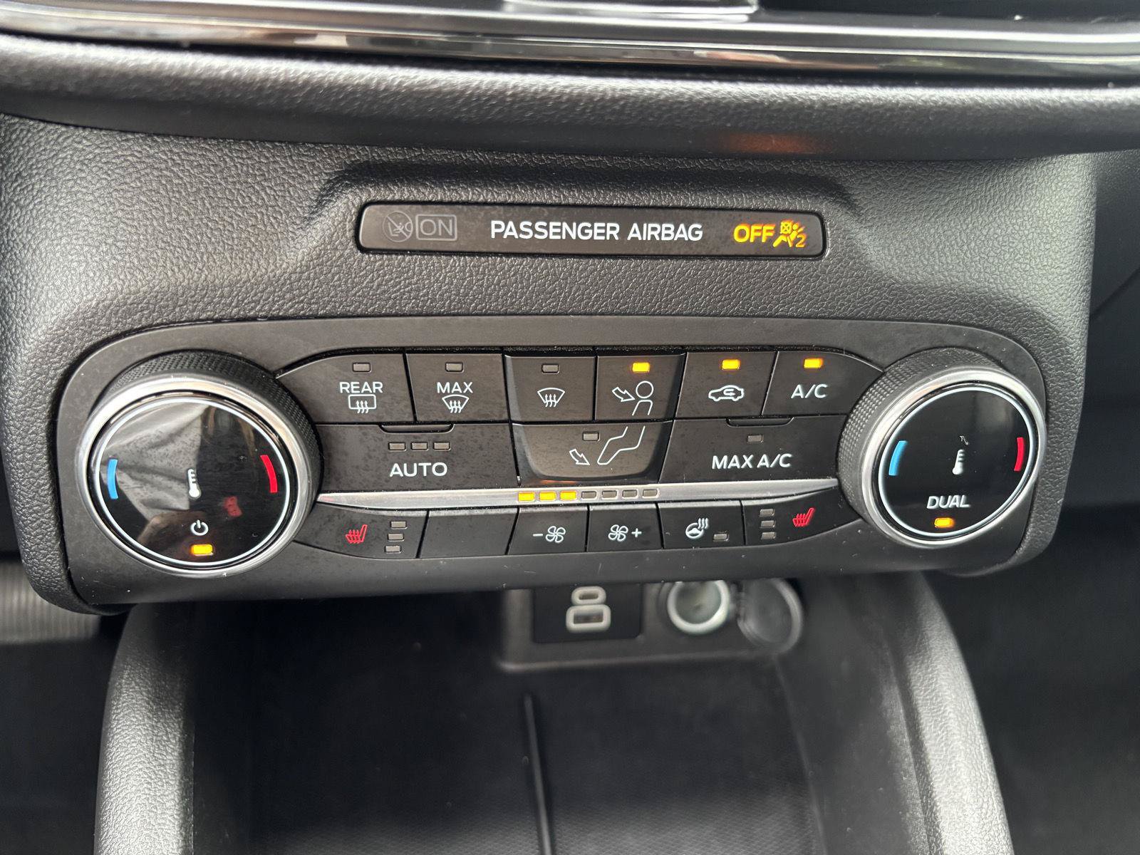 Used 2025 Ford Escape ST-Line Select AWD/4WD image 27