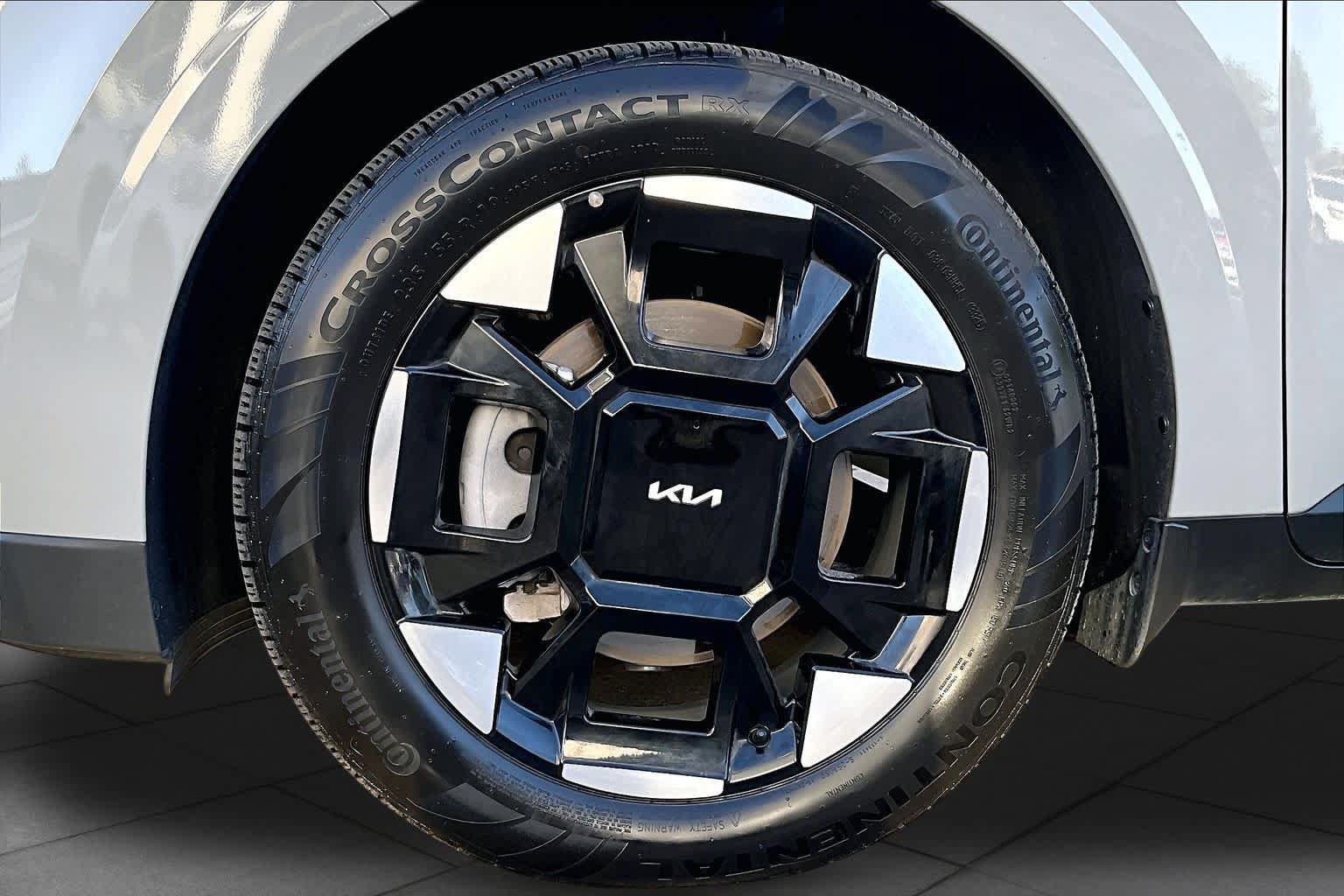 Used 2026 Kia Carnival EX FWD image 11