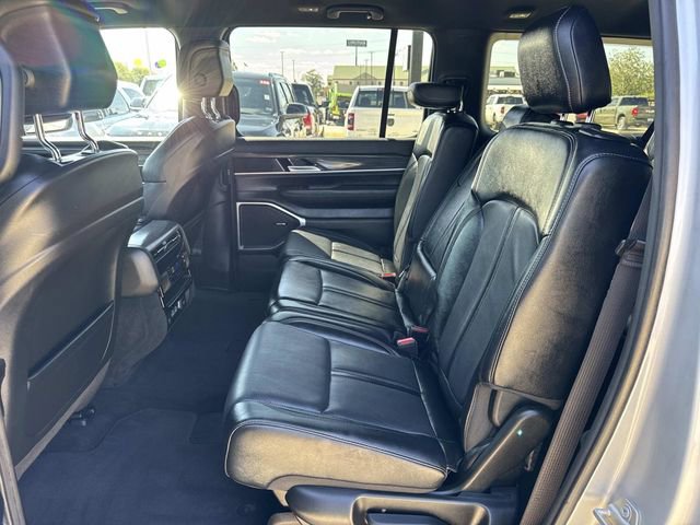 Used 2024 Jeep Wagoneer L Series III w/ Flexible Seating Group image 19