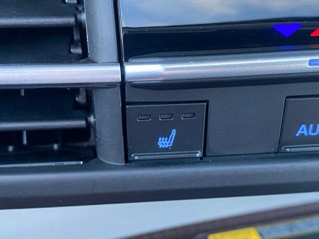 Used 2022 Toyota Sienna XLE image 18