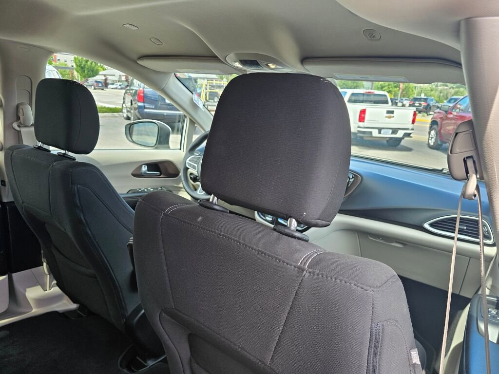 Used 2023 Chrysler Voyager LX FWD image 12