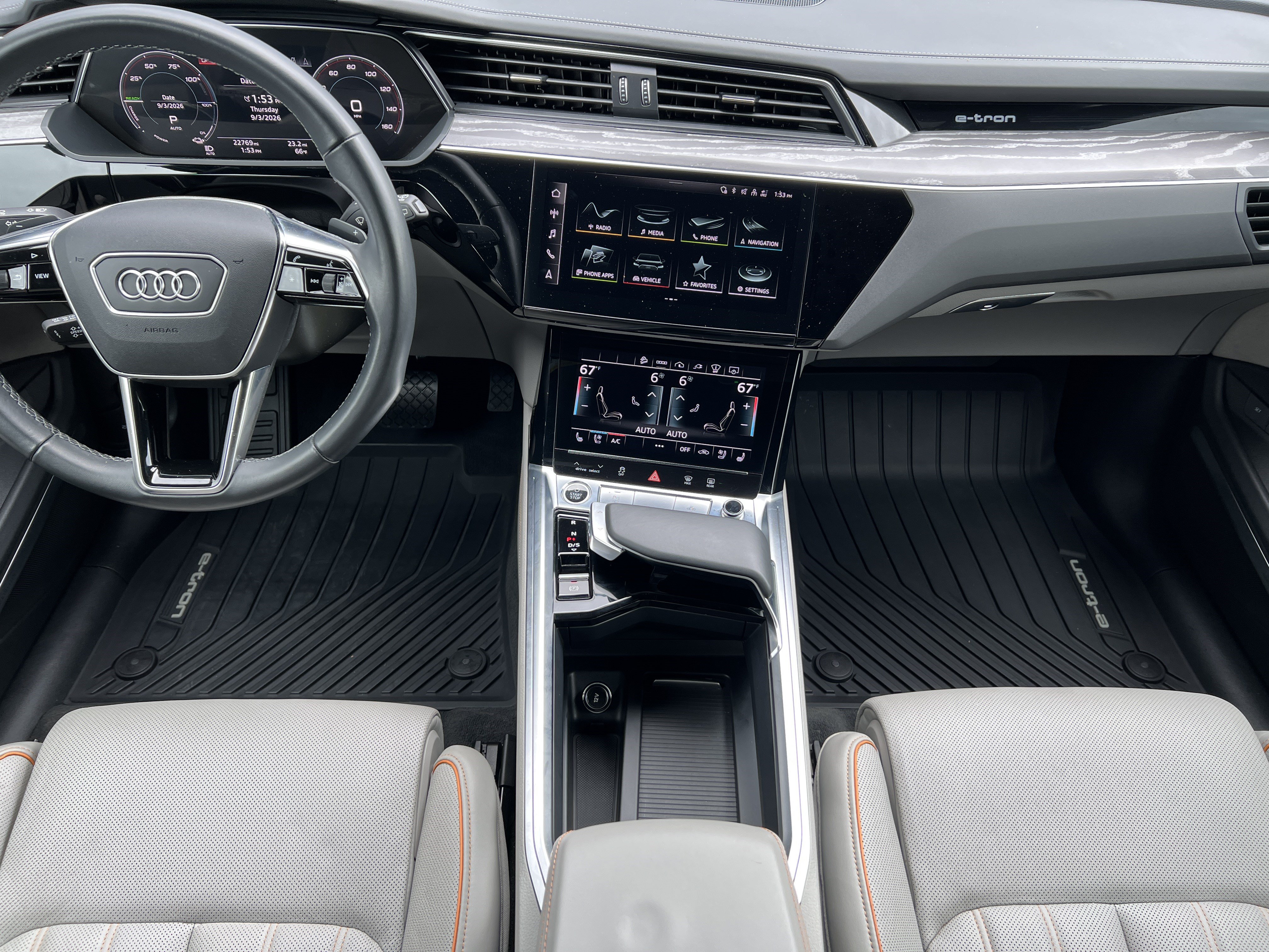 Used 2022 Audi e-tron Chronos AWD/4WD image 33